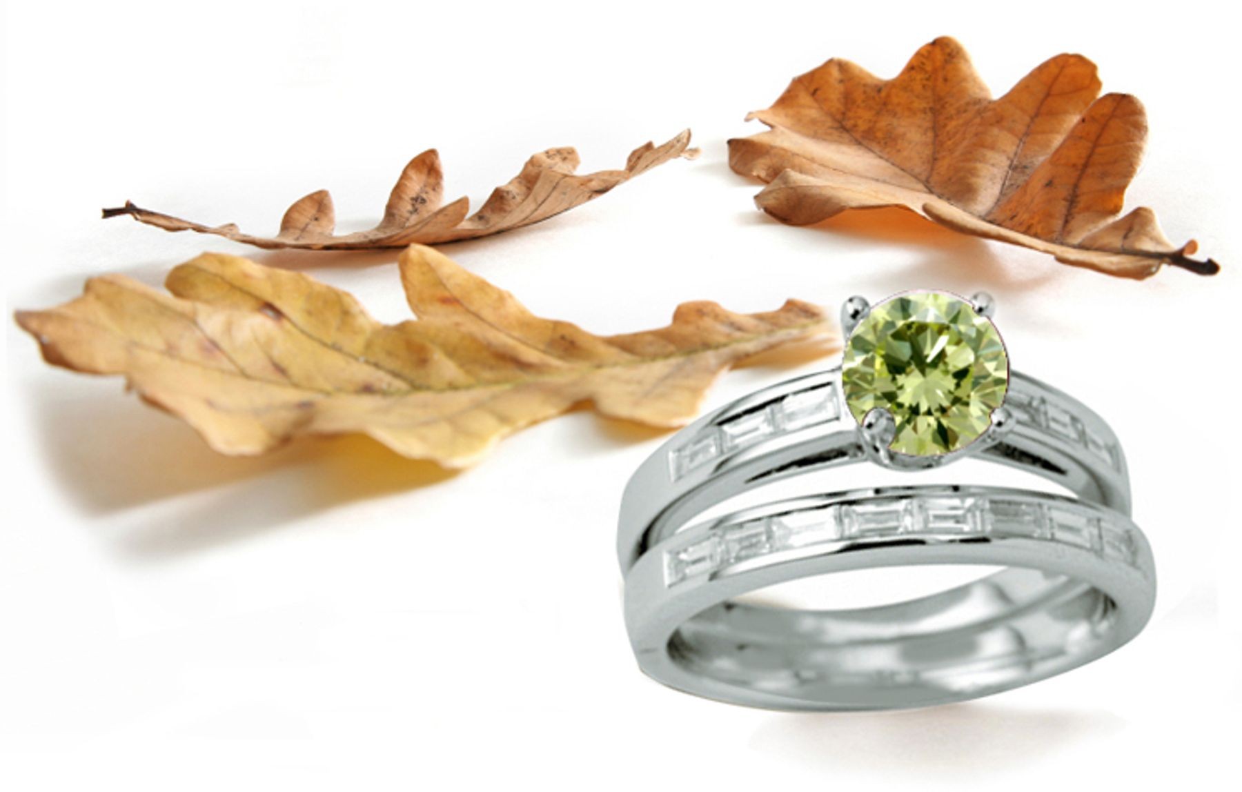 Green Diamond Rings: Platinum Green Round Diamond and White Bagguette Diamonds Engagement Rings