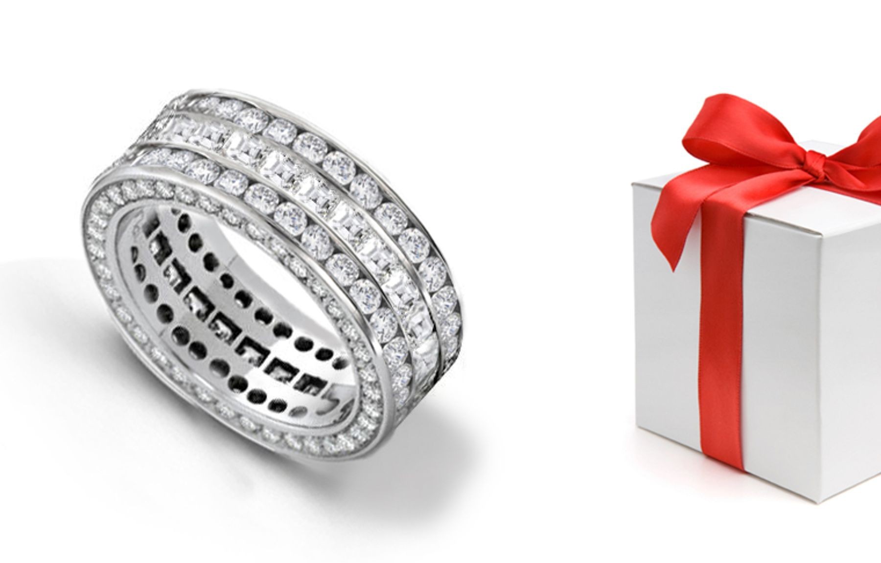 New Lively: Exquisite Triple Diamond Eternity Anniversary Bands