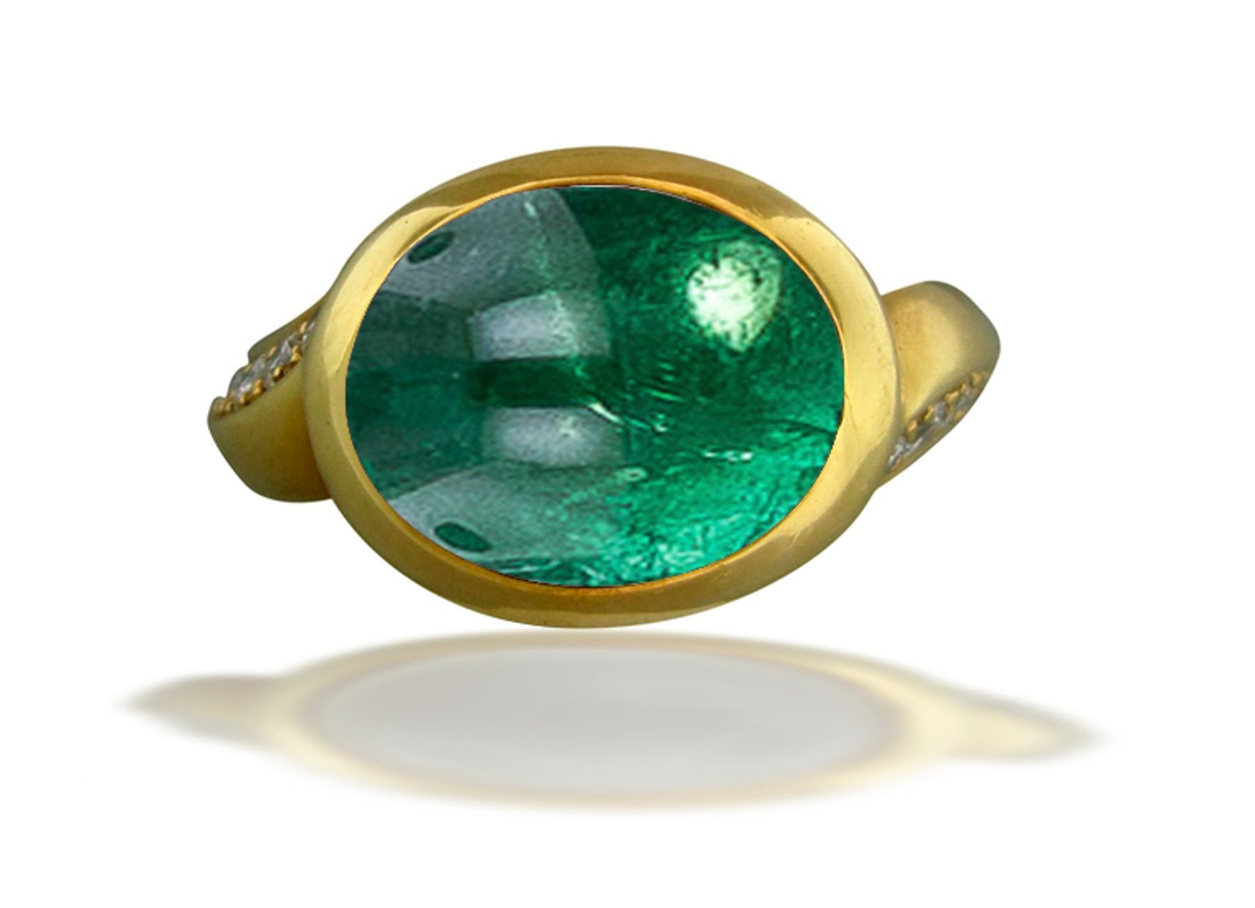 Art Nouveau Gold Bright Green Luscious Deeply Saturated Crystal Green Emerald Cabochon Ring