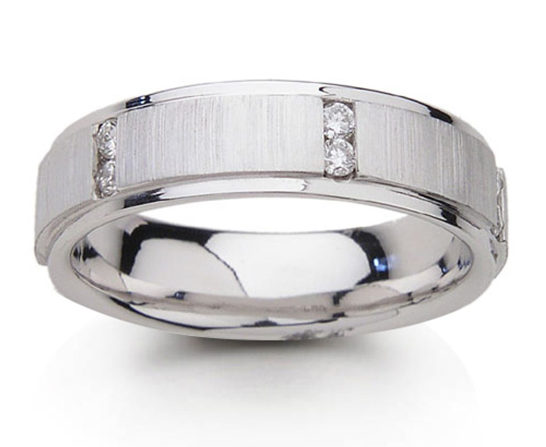 Platinum Comfort Fit Diamond Ring with Round Diamonds