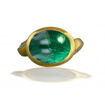 Art Nouveau Gold Bright Green Luscious Deeply Saturated Crystal Green Emerald Cabochon Ring