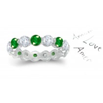 Elegant: This Bar Set Gold Diamond & Emerald Anniversary Eternity Band with Brilliant Green of Firs