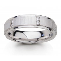 Platinum Comfort Fit Diamond Ring with Round Diamonds