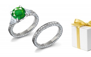 Exquisite Engraved Foliate Motif Gold 3 Stone Birthstone Emerald & Trillion Diamond Halo Ring & Halo Platinum Band