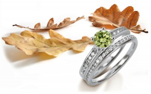 Green Diamond Rings: Platinum Green Round Diamond and White Round Diamonds Engagement Rings