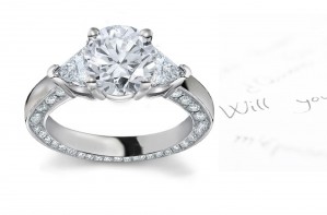 Special Design Three Stone Round & Trillion Diamond Halo Ring in Gold