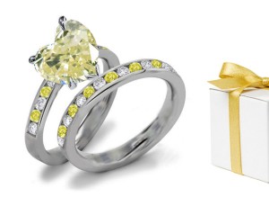 Yellow Diamond & White Diamond Fancy Rings