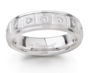 Platinum Comfort Fit Diamond Ring with Round Diamonds