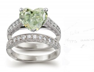 Elegant & Simple Center Heart Green Diamond Engagement & Wedding Ring in Green Gold