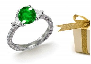 Three-stone Diamond Rings: Gold & Trillion Diamond & Crystal Green Round Emerald Vintage 3 Stone Ring