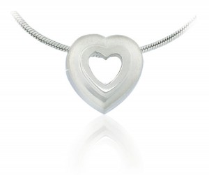 Platinum heart pendant with pendant platinum chain